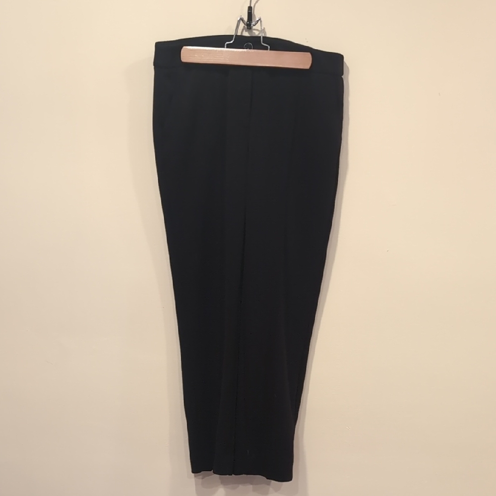 White House Black Market Classic Black Cropped Pants